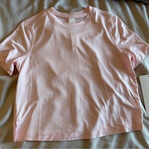 Lululemon Ultralight Waist Length T-Shirt Short Sleeve Tee Top Shirt Light Pink
